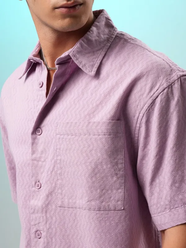 Highlander Men Pink Textured Oversized Fit Casual Shirt