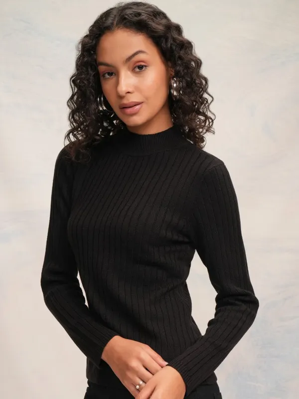 Tokyo Talkies Women Black Knitted Round Neck Sweater