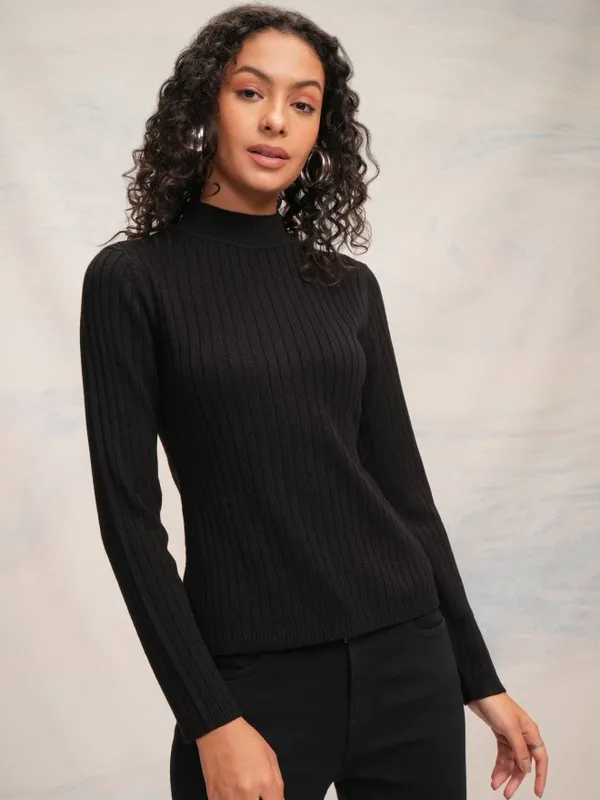 Tokyo Talkies Women Black Knitted Round Neck Sweater