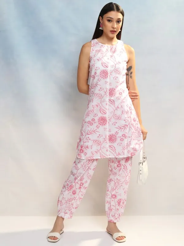 Vishudh Women White Tunic With Trousers Co-Ords