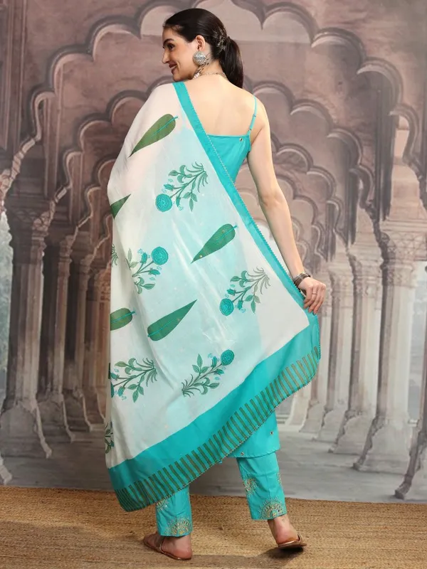 Women Kurta With Trousers & Dupatta