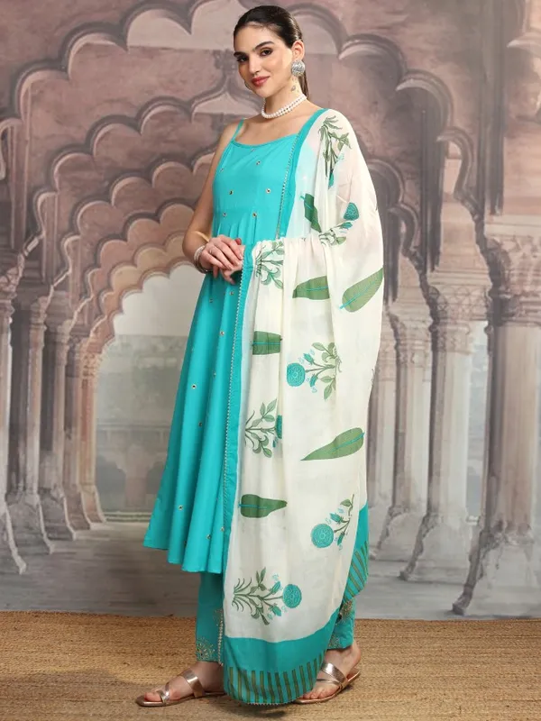 Women Kurta With Trousers & Dupatta