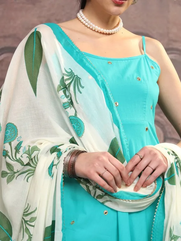 Women Kurta With Trousers & Dupatta