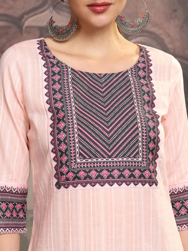 Vishudh Women Pink Embroidered Straight Kurta