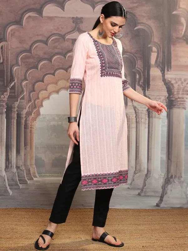 Vishudh Women Pink Embroidered Straight Kurta