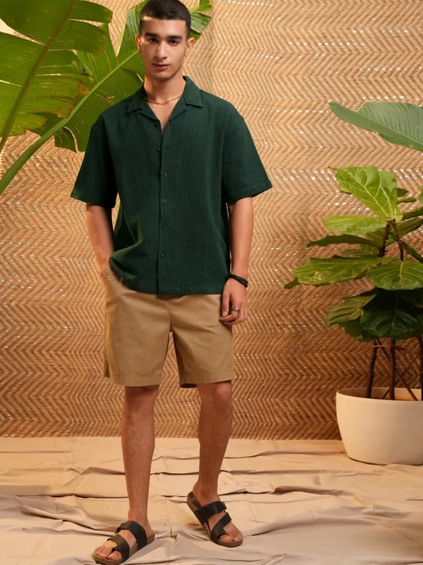 Highlander Men Green Solid Oversized Fit Casual Shirt