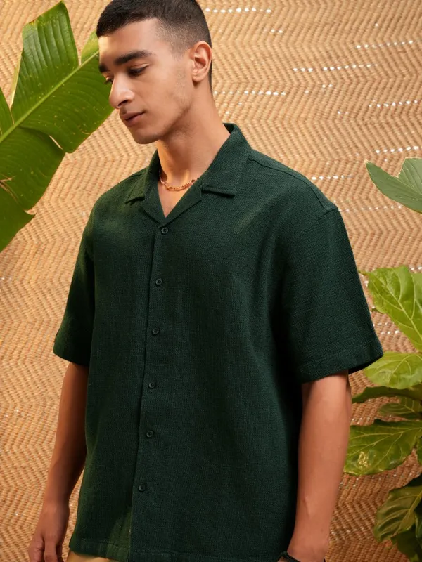 Highlander Men Green Solid Oversized Fit Casual Shirt
