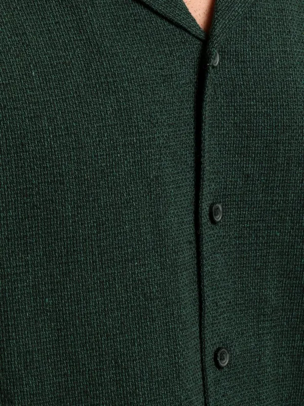 Highlander Men Green Solid Oversized Fit Casual Shirt