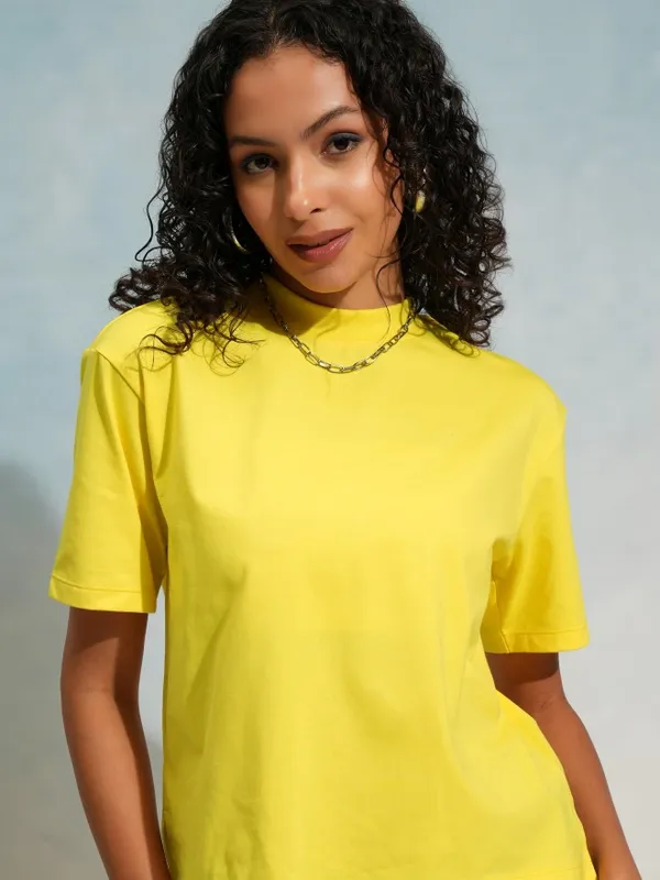 Tokyo Talkies Women Yellow Solid Round Neck T-Shirt