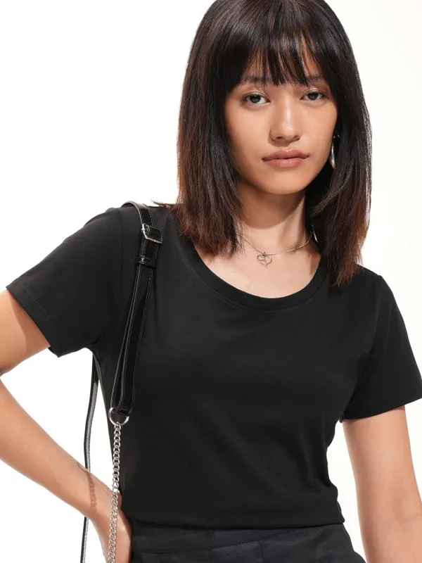 Tokyo Talkies Women Black Solid Round Neck T-Shirt