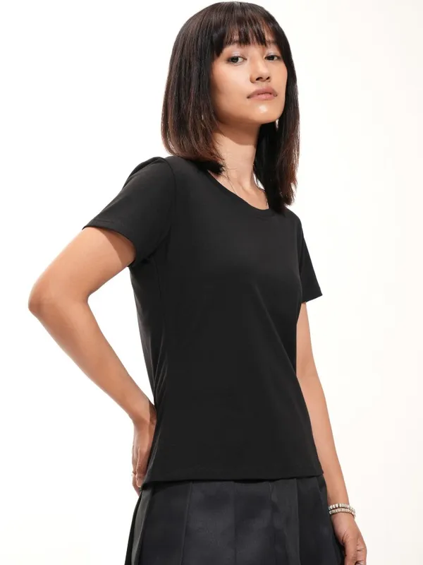 Tokyo Talkies Women Black Solid Round Neck T-Shirt