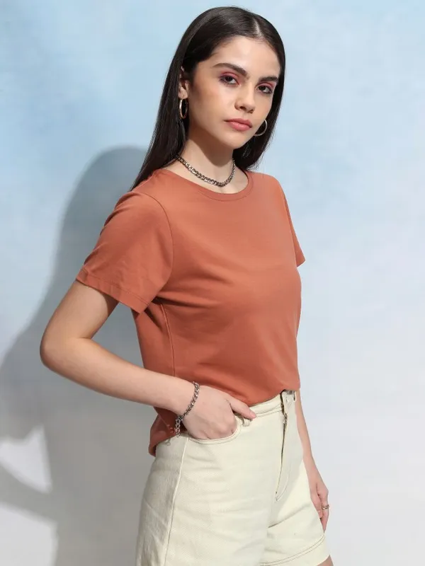 Tokyo Talkies Women Brown Solid Round Neck T-Shirt