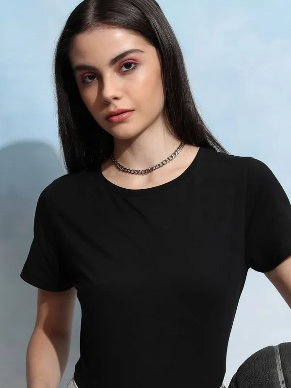 Tokyo Talkies Women Black Solid Round Neck T-Shirt