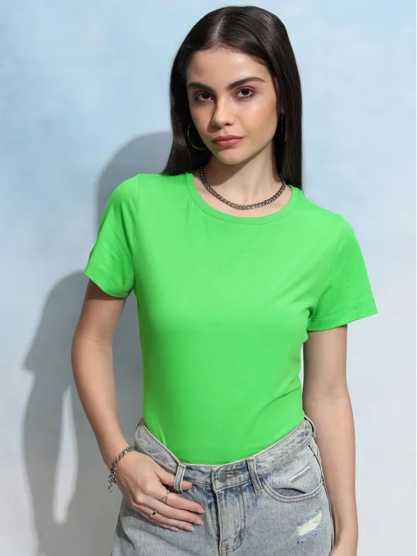 Tokyo Talkies Women Green Solid Round Neck T-Shirt