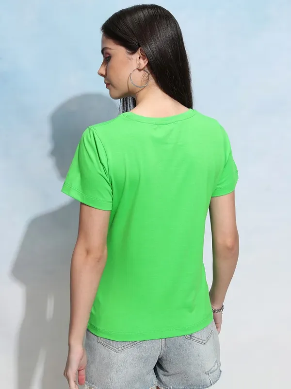 Tokyo Talkies Women Green Solid Round Neck T-Shirt