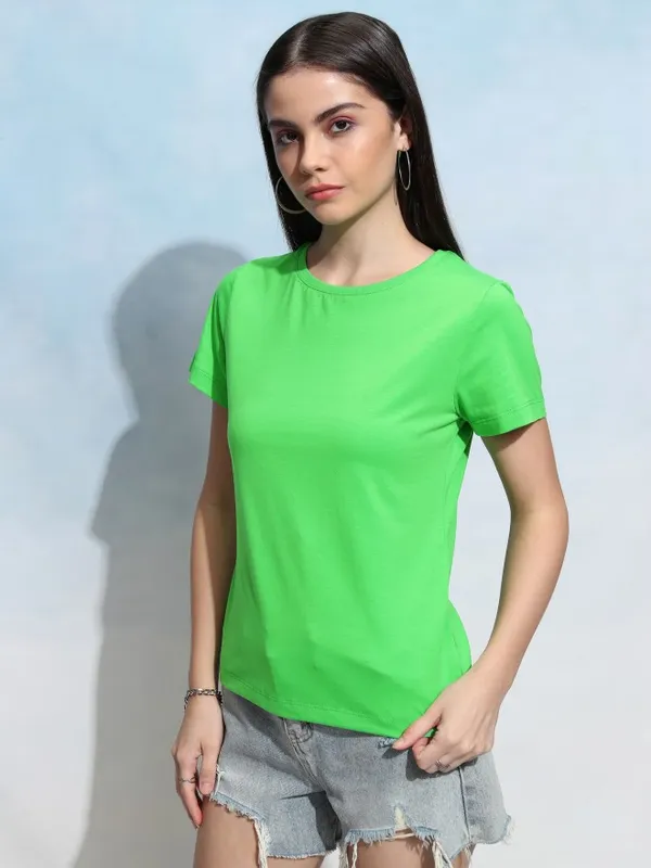 Tokyo Talkies Women Green Solid Round Neck T-Shirt