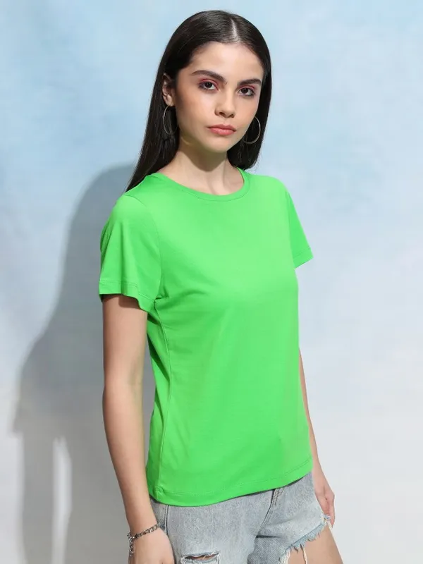 Tokyo Talkies Women Green Solid Round Neck T-Shirt