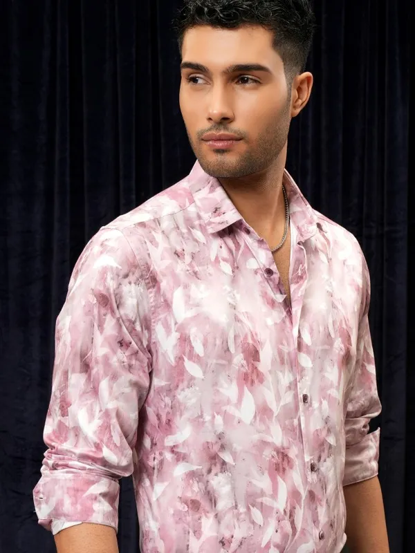 Locomotive Men Pink Printed Slim Fit Casual Shirt