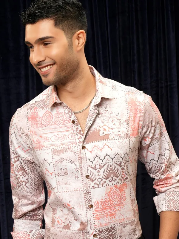 Locomotive Premium Men Pink Printed Slim Fit Casual Shirt