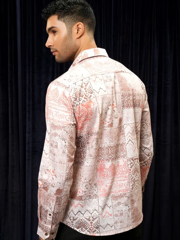 Locomotive Premium Men Pink Printed Slim Fit Casual Shirt