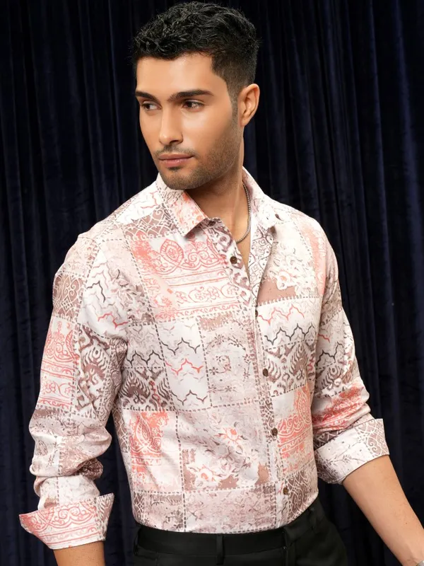 Locomotive Premium Men Pink Printed Slim Fit Casual Shirt