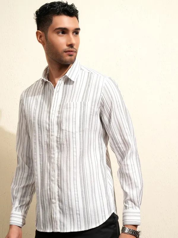 Locomotive Premium Men White Striped Slim Fit Casual Shirt