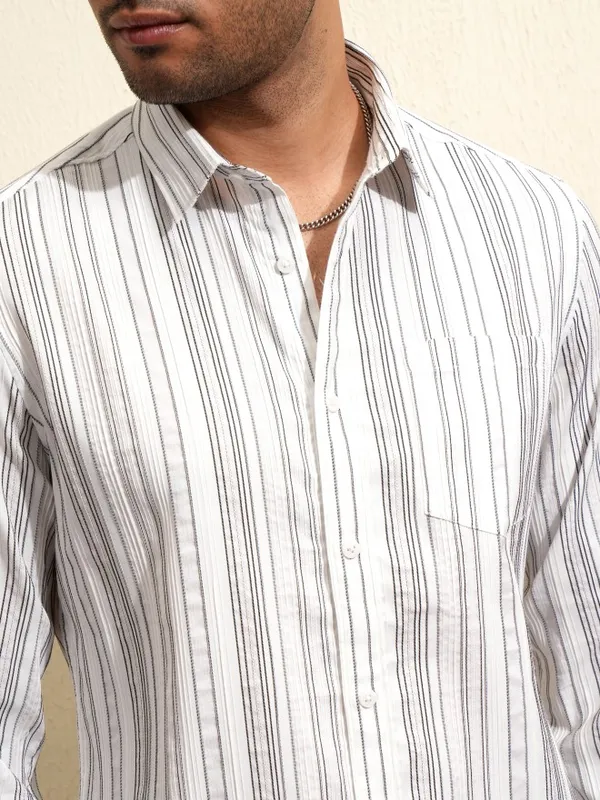 Locomotive Premium Men White Striped Slim Fit Casual Shirt