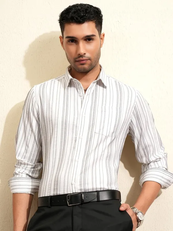 Locomotive Premium Men White Striped Slim Fit Casual Shirt