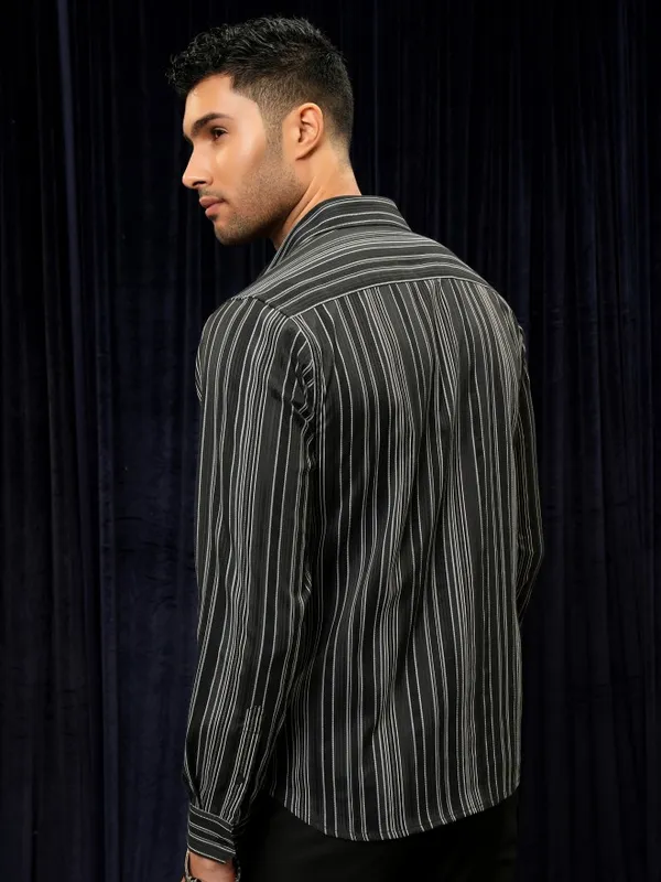 Locomotive Premium Men Black Striped Slim Fit Casual Shirt