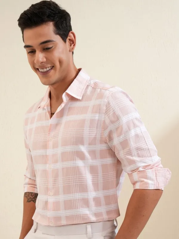 Locomotive Men Peach Checked Regular Fit Casual Shirt