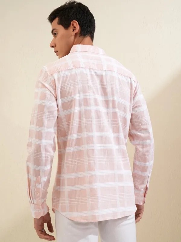 Locomotive Men Peach Checked Regular Fit Casual Shirt
