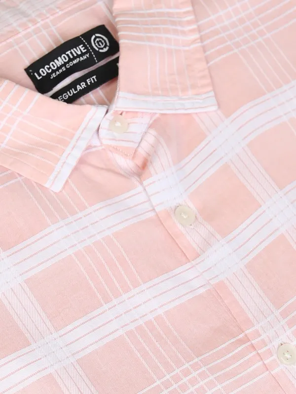 Locomotive Men Peach Checked Regular Fit Casual Shirt