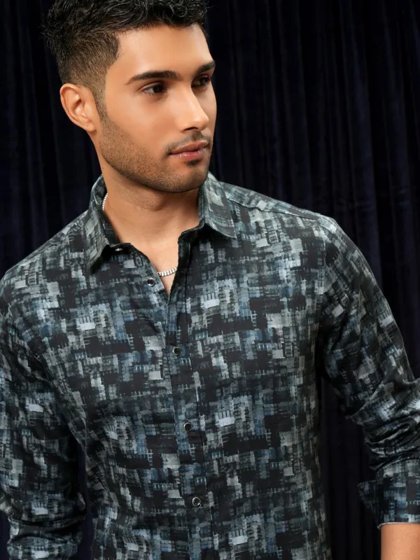 Locomotive Premium Men Teal Printed Slim Fit Casual Shirt