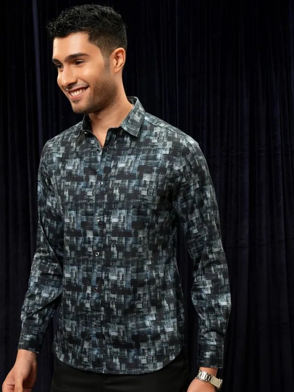 Locomotive Premium Men Teal Printed Slim Fit Casual Shirt