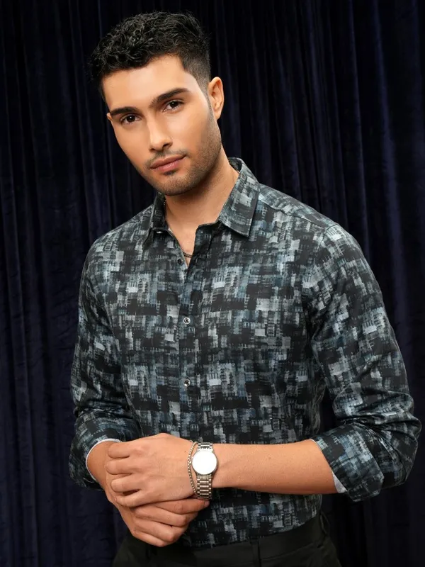 Locomotive Premium Men Teal Printed Slim Fit Casual Shirt