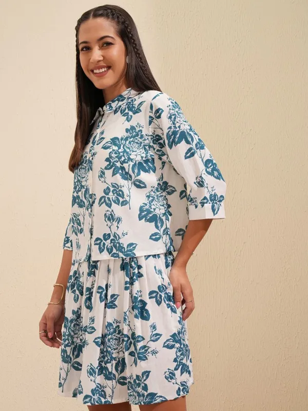 Vishudh Women Blue Shirt With Shorts Co-Ords