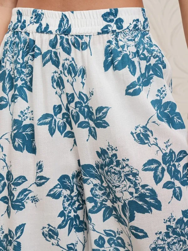 Vishudh Women White Top With Palazzos