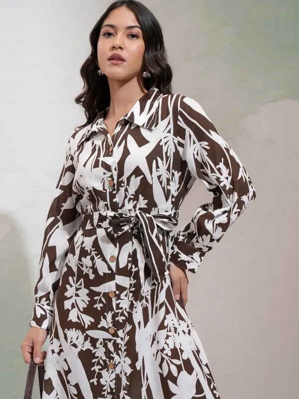 Vishudh Women Brown Printed Fit and Flare Dress