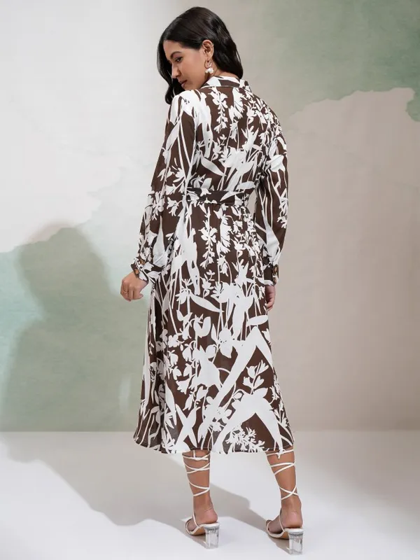 Vishudh Women Brown Printed Fit and Flare Dress