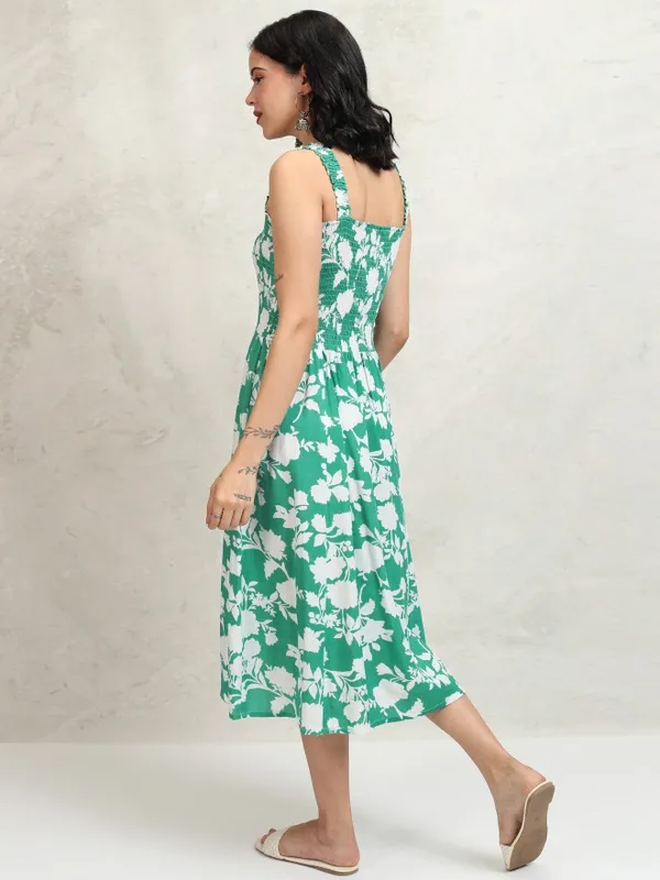 Vishudh women Green Printed A-Line Dress