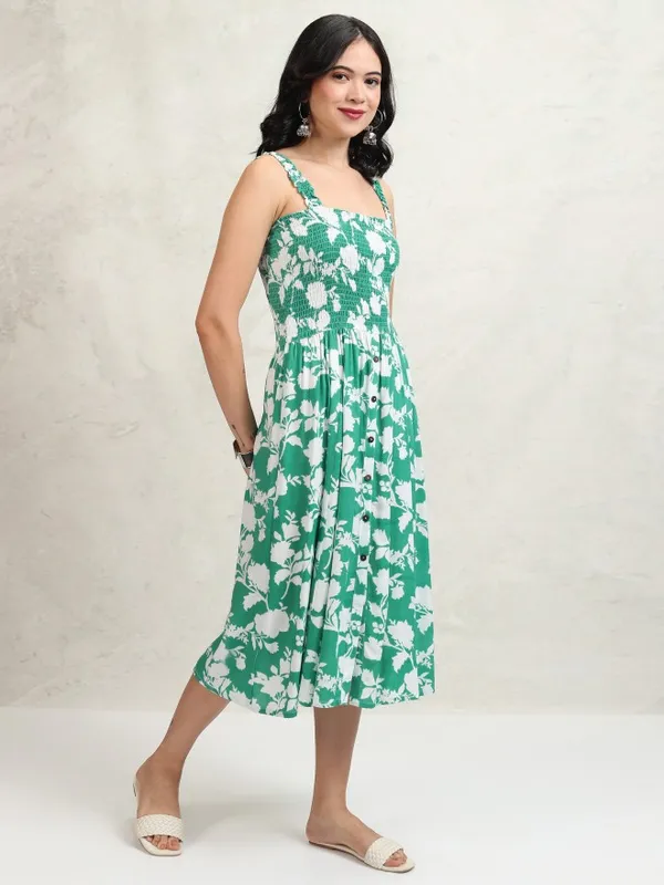 Vishudh women Green Printed A-Line Dress