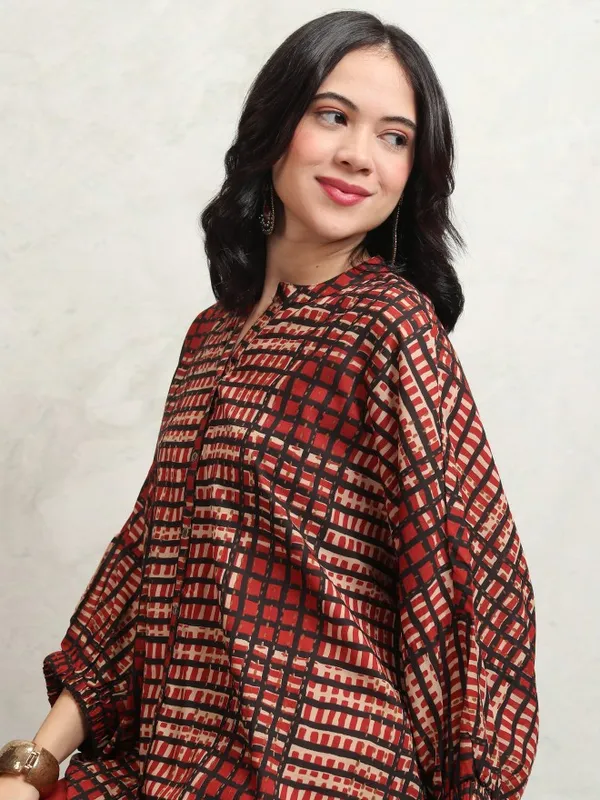 Vishudh Women Maroon Shirt With Trouser