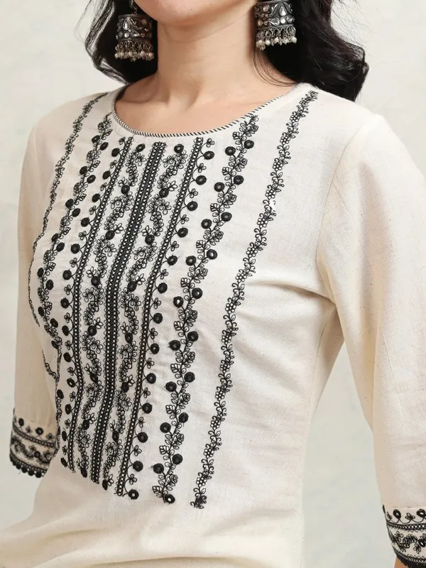 Visshudh Women White Embroidered Kurta With Trouser