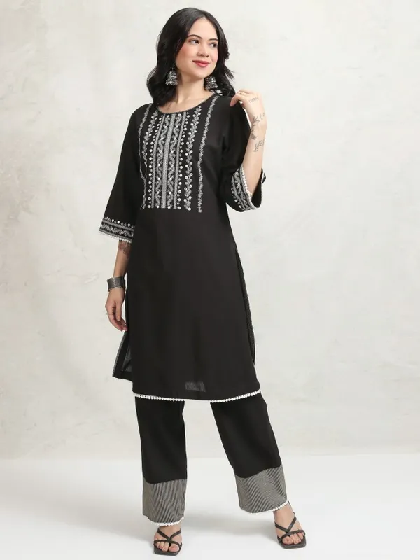 Vishudh Women Black Embroidered Kurta With Trousers