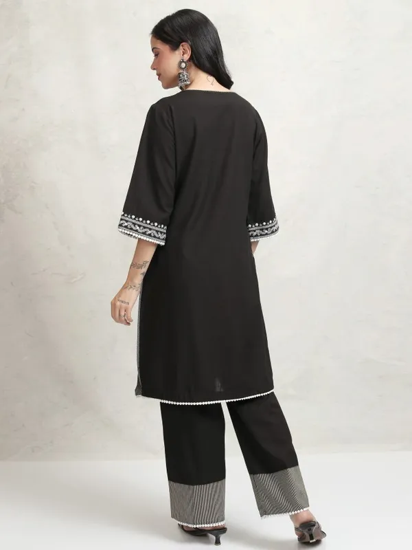 Vishudh Women Black Embroidered Kurta With Trousers