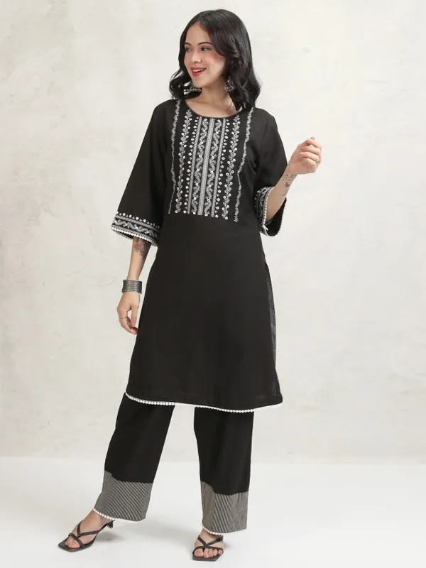 Vishudh Women Black Embroidered Kurta With Trousers