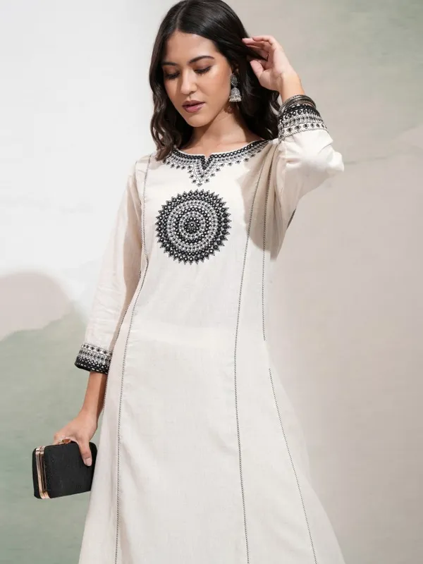 Vishudh Women Natural Embroidered Ethnic Kurta Set With Pants 