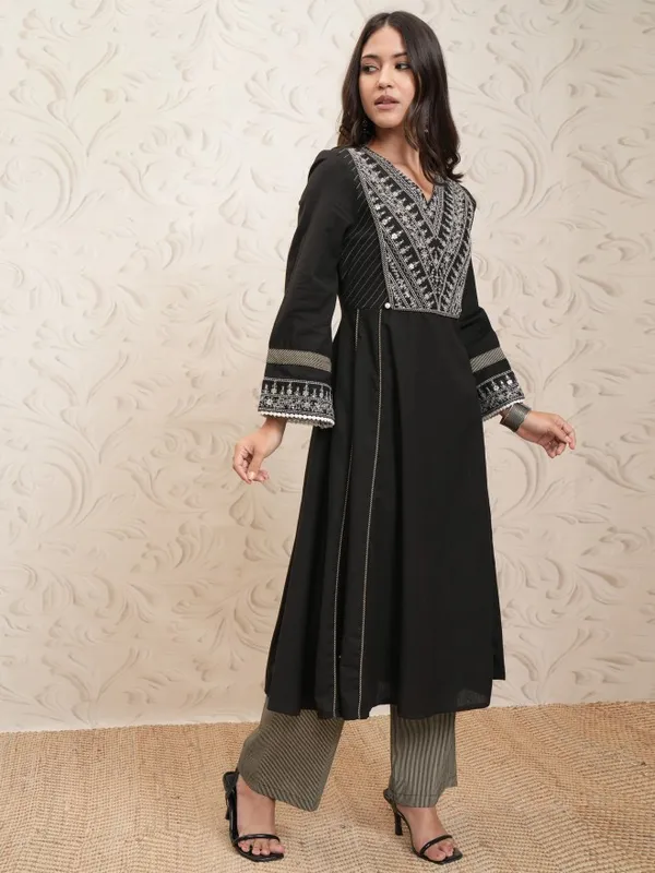 Women Kurta With Palazzo