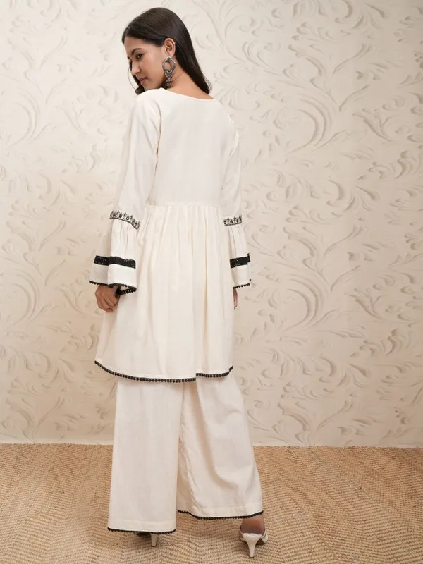 Vishudh Women Cream Embroidered Kurta With Palazzo