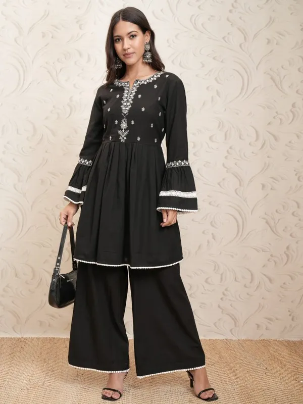 Vishudh Women Black Black Embroidered Ethnic Kurta With Pants
